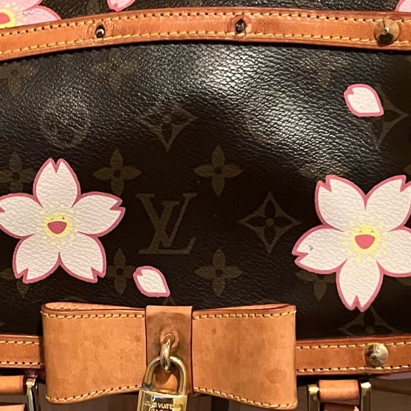 Pretty Inspired iconic logo bag. Used and in good condition. See pictures - Picture 3 of 13